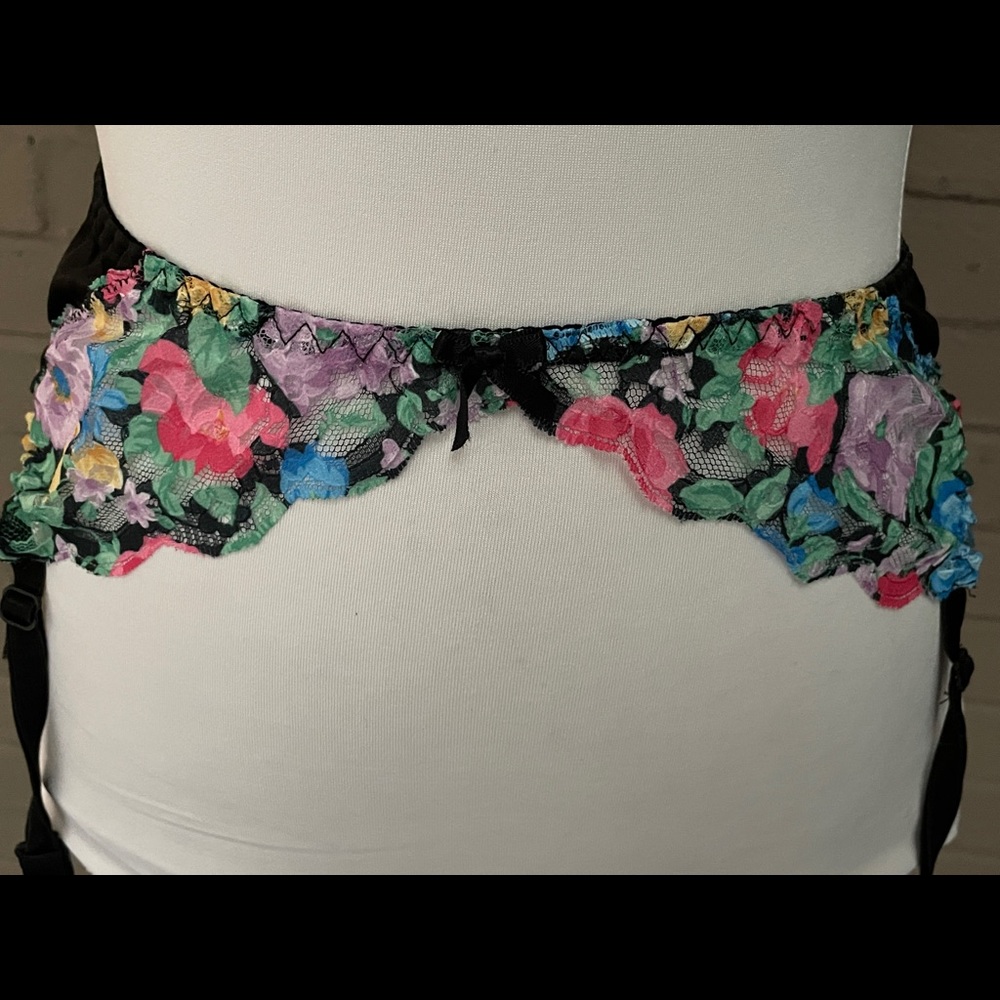 Vintage floral lace garter belt Small - Picture 3 of 13